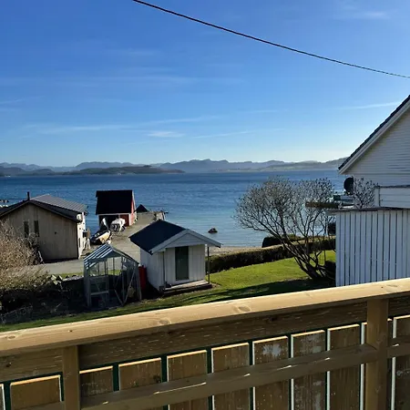 Charming House Near The Sea And The Pulpit Rock בית נופש Jørpeland